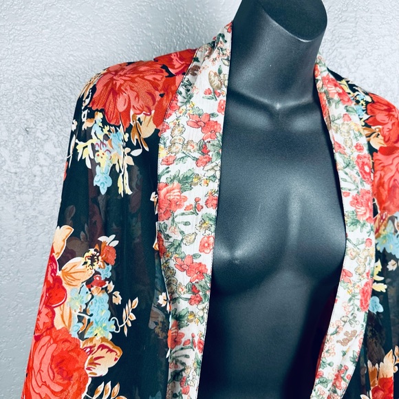 Band of Gypsies Bohemian Kimono in Red Floral - M/L - Picture 3 of 5